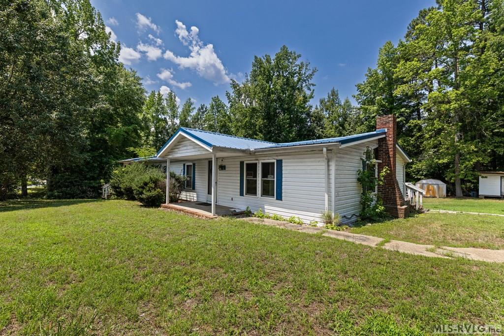 Residential/Vacation at 124 Pineview Drive, Henrico NC 27842, photo 7 of 39