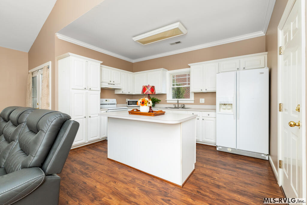 All Appliances Convey - 128 Savannah Circle, Roanoke Rapids NC 27870