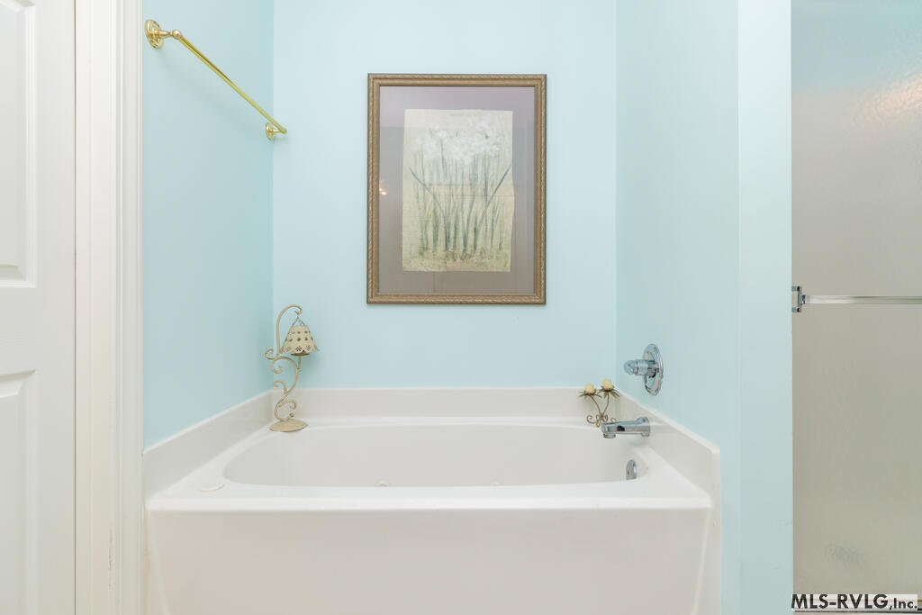 Primary Bathroom - 128 Savannah Circle, Roanoke Rapids NC 27870