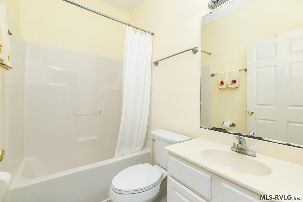 Full Bathroom - 128 Savannah Circle, Roanoke Rapids NC 27870