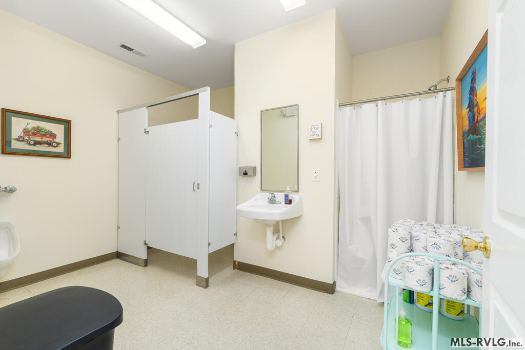 Community Center - 128 Savannah Circle, Roanoke Rapids NC 27870