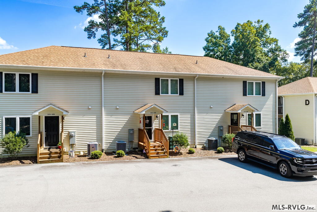 Townhouse/Condo at 151-102 Gaston Pointe Dr, Littleton NC 27850, photo 2 of 41