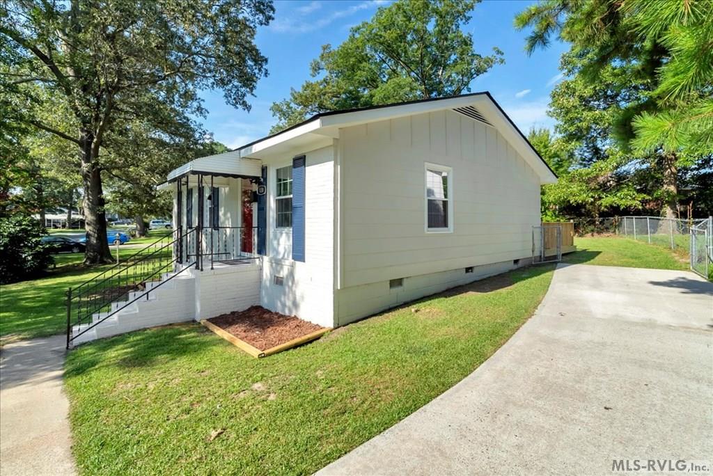 Residential/Vacation at 120 Southgate Drive, Roanoke Rapids NC 27870, photo 3 of 34