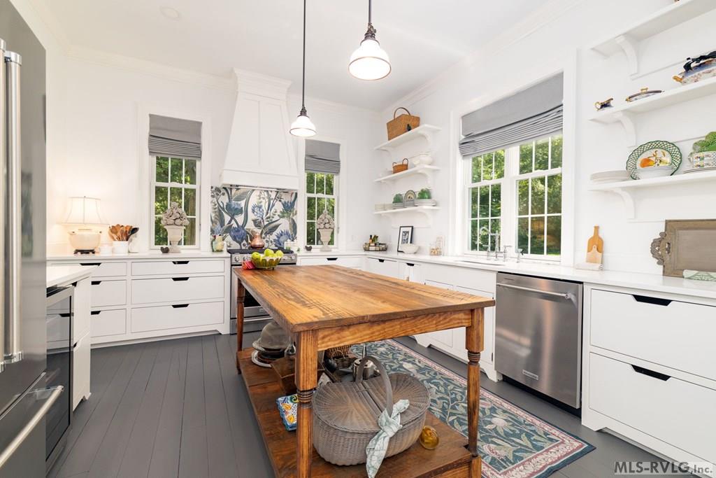 and Oh the Kitchen! - 401 Mosby Ave, Littleton NC 27850