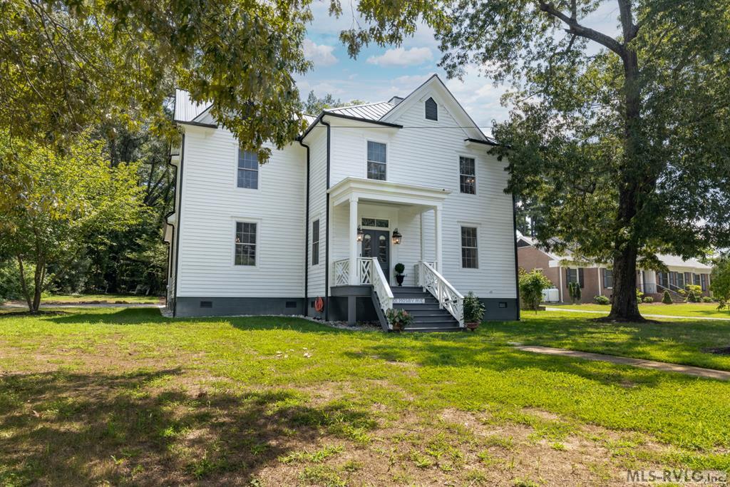 Spacious grounds on a corner lot - 401 Mosby Ave, Littleton NC 27850