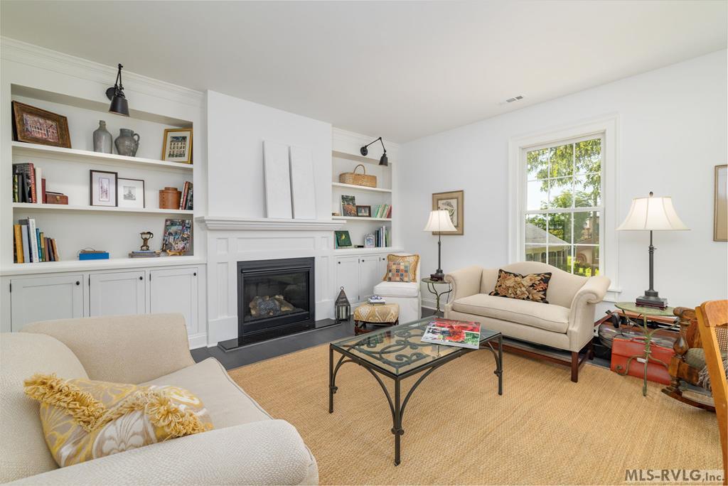 Open View of Sitting room - 401 Mosby Ave, Littleton NC 27850