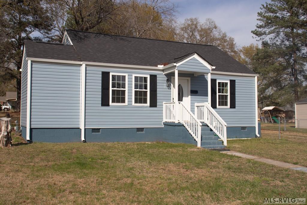 Residential/Vacation at 600 E 13th Street, Roanoke Rapids NC 27870, photo 3 of 23