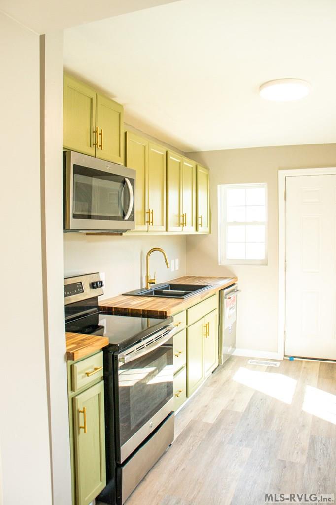 Residential/Vacation at 600 E 13th Street, Roanoke Rapids NC 27870, photo 8 of 23
