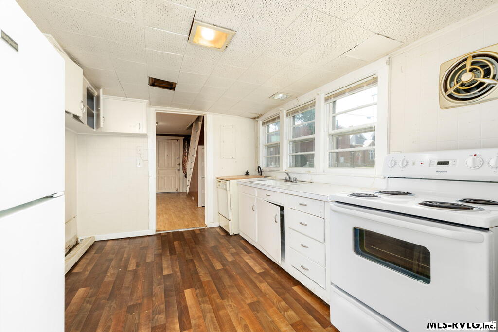 Residential/Vacation at 211 N. Mecklenburg Ave., South Hill VA 23970, photo 2 of 35
