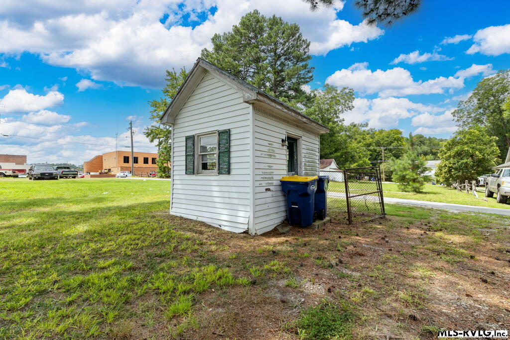 Residential/Vacation at 211 N. Mecklenburg Ave., South Hill VA 23970, photo 24 of 35
