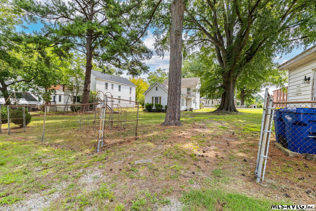 Residential/Vacation at 211 N. Mecklenburg Ave., South Hill VA 23970, photo 25 of 35