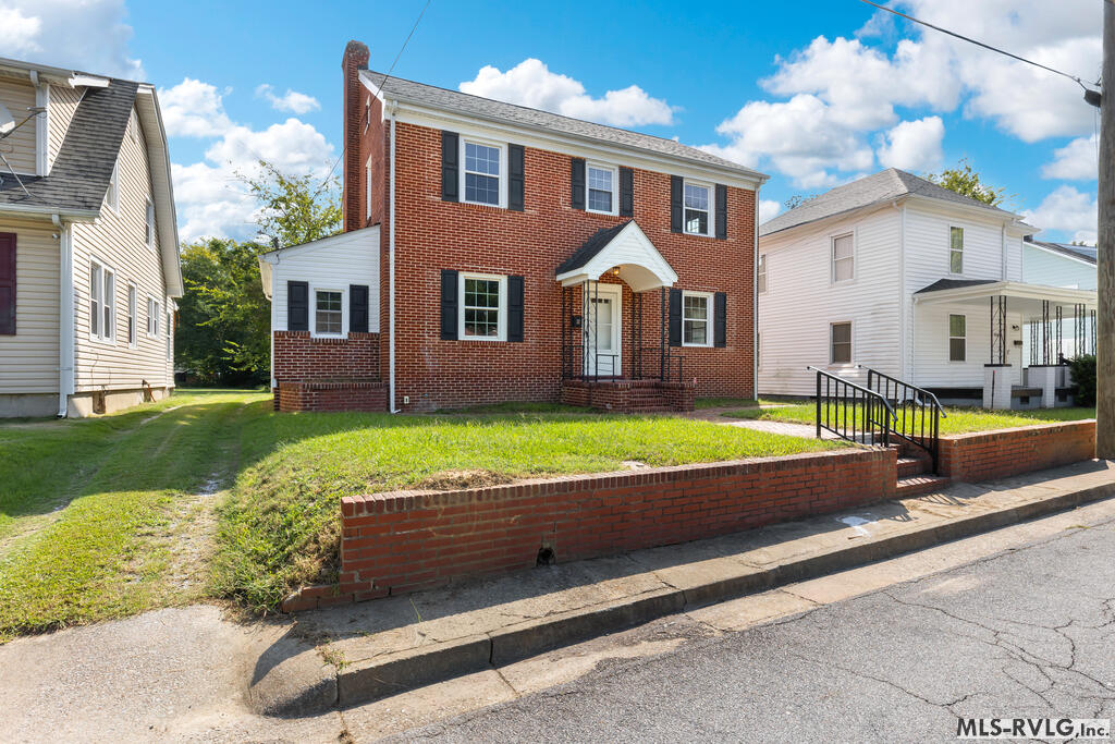 Residential/Vacation at 738 Halifax St, Emporia VA 23847, photo 4 of 50