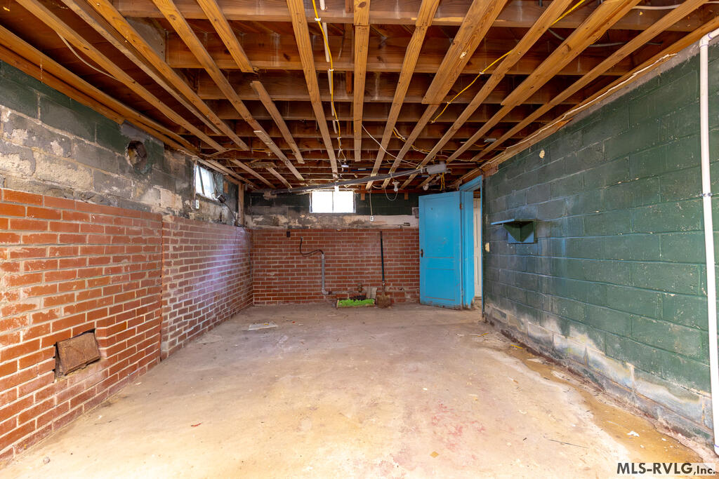 Residential/Vacation at 738 Halifax St, Emporia VA 23847, photo 49 of 50