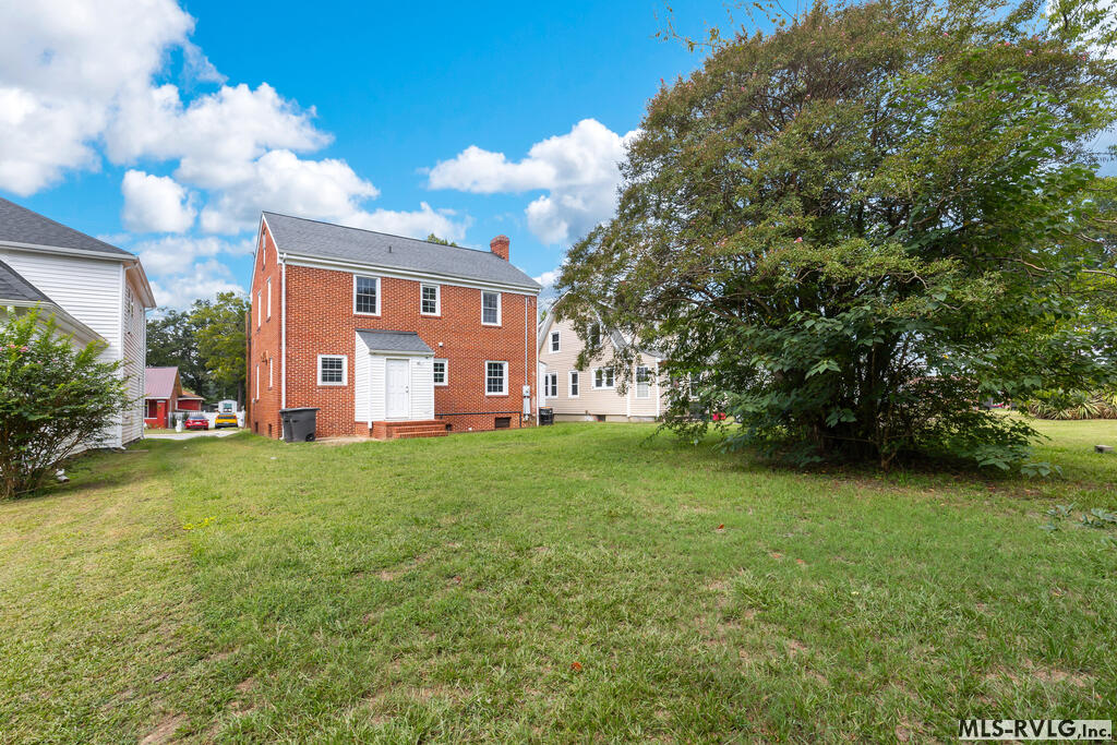 Residential/Vacation at 738 Halifax St, Emporia VA 23847, photo 6 of 50