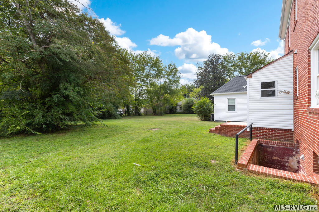 Residential/Vacation at 738 Halifax St, Emporia VA 23847, photo 8 of 50