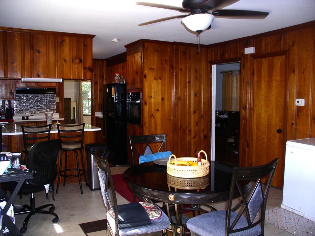 Residential/Vacation at 229 Perry Street, Henderson NC 27536, photo 10 of 39