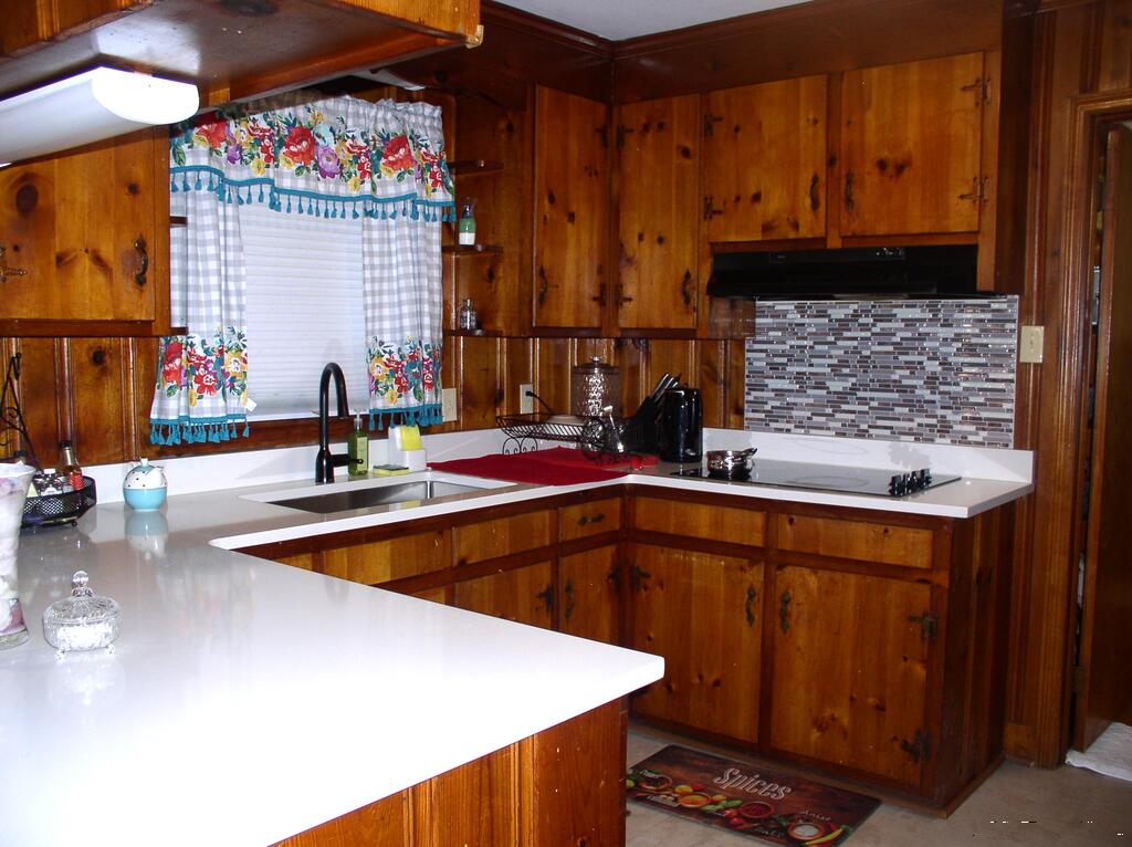 Residential/Vacation at 229 Perry Street, Henderson NC 27536, photo 5 of 39
