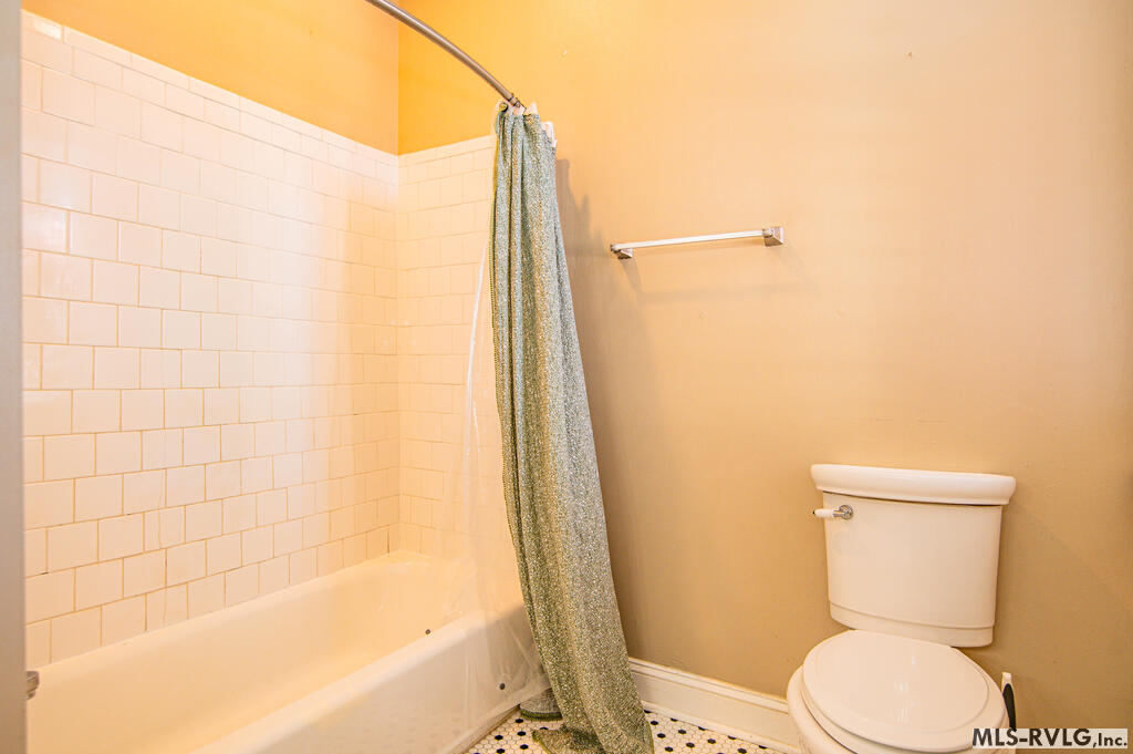 Residential/Vacation at 425 Roanoke Ave, Roanoke Rapids NC 27870, photo 12 of 76