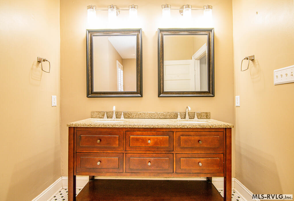 Downstairs Bathroom - 425 Roanoke Ave, Roanoke Rapids NC 27870