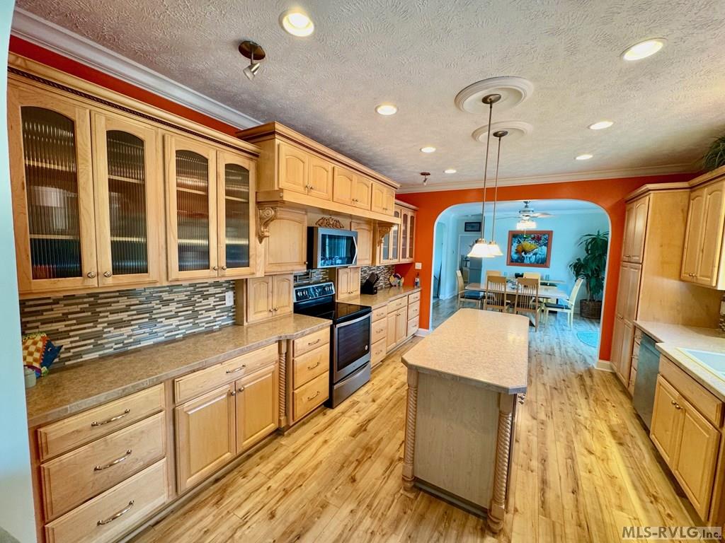 Kitchen - 285 Brady Way, Clarksville VA 23927