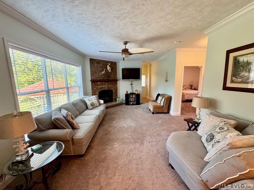 Family Room - 285 Brady Way, Clarksville VA 23927