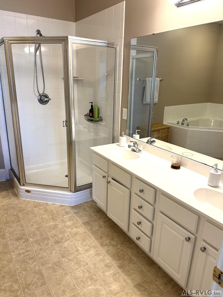 Townhouse/Condo at 115 Savannah Circle N, Roanoke Rapids NC 27870, photo 13 of 21