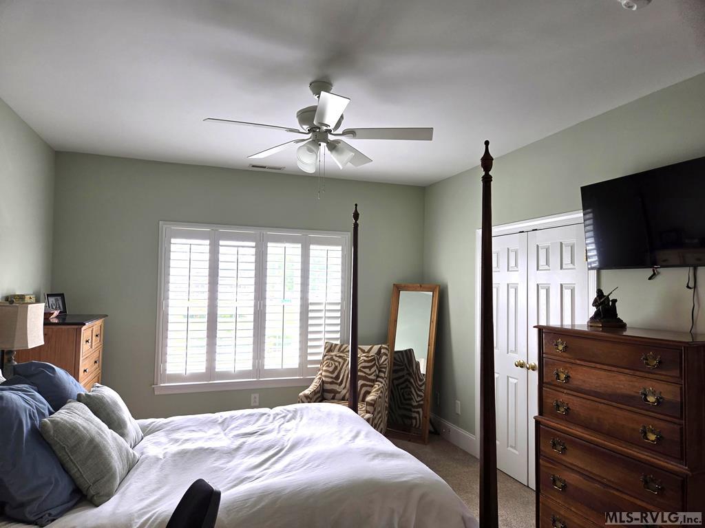 Townhouse/Condo at 115 Savannah Circle N, Roanoke Rapids NC 27870, photo 9 of 21