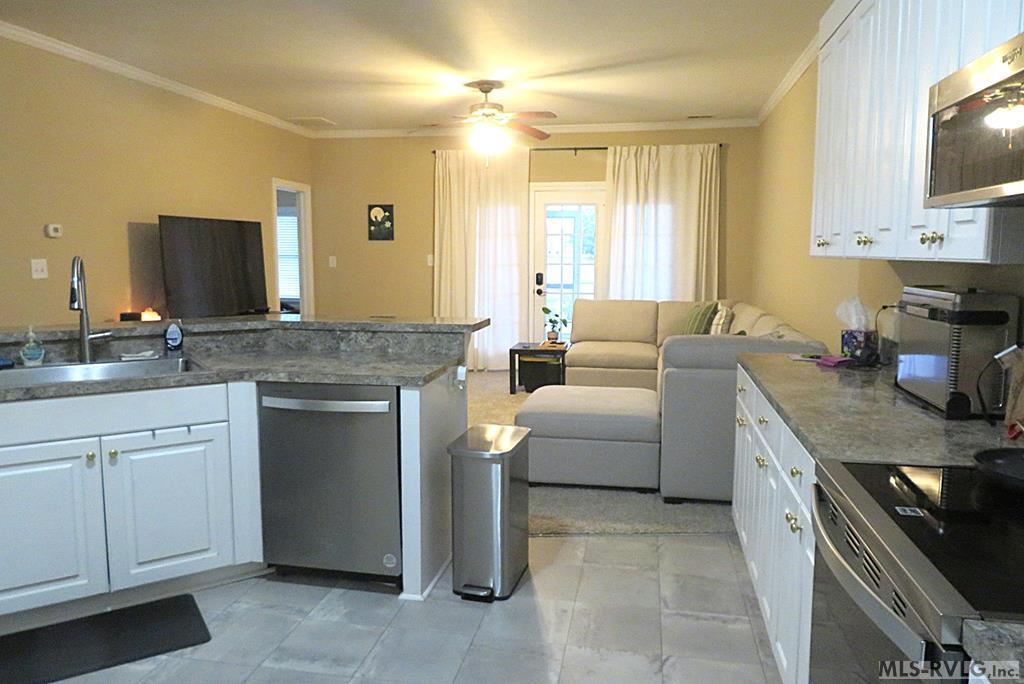 Townhouse/Condo at 118 Savannah Circle, Roanoke Rapids NC 27870, photo 10 of 45