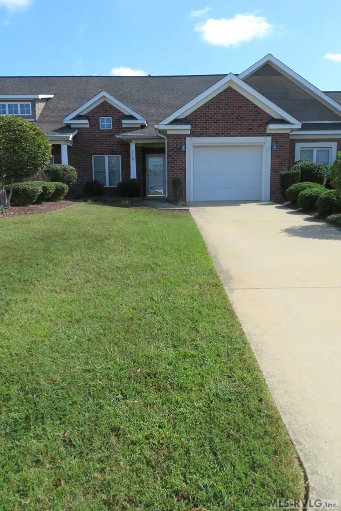 Townhouse/Condo at 118 Savannah Circle, Roanoke Rapids NC 27870, photo 2 of 45