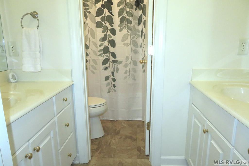 Townhouse/Condo at 118 Savannah Circle, Roanoke Rapids NC 27870, photo 32 of 45