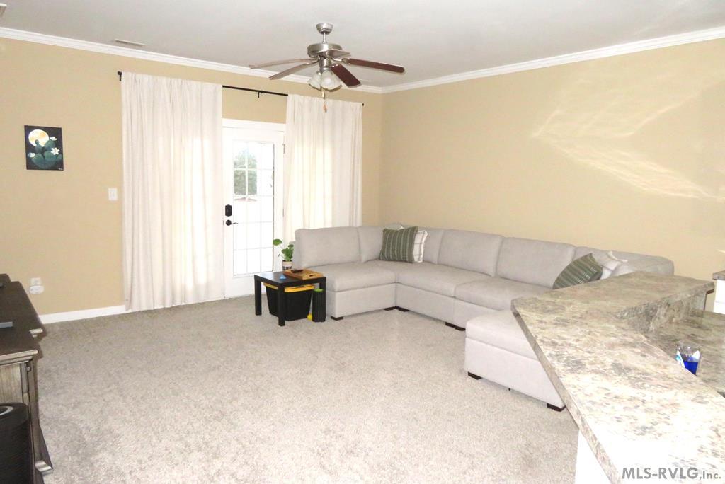 Townhouse/Condo at 118 Savannah Circle, Roanoke Rapids NC 27870, photo 6 of 45