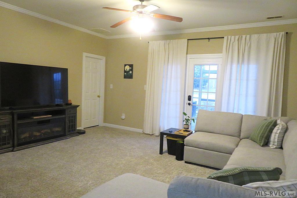 Townhouse/Condo at 118 Savannah Circle, Roanoke Rapids NC 27870, photo 8 of 45