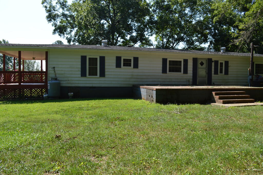 Residential/Vacation at 1979 Governor Harrison Parkway, Brodnax VA 23920, photo 2 of 9