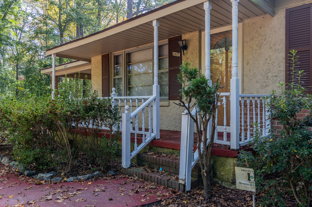 Front Porch - 2637 Hwy 48, Roanoke Rapids NC 27870