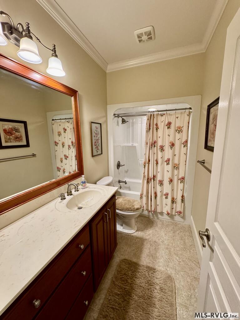 Guest Bath - 207 Sir Payton Dr., Clarksville VA 23927