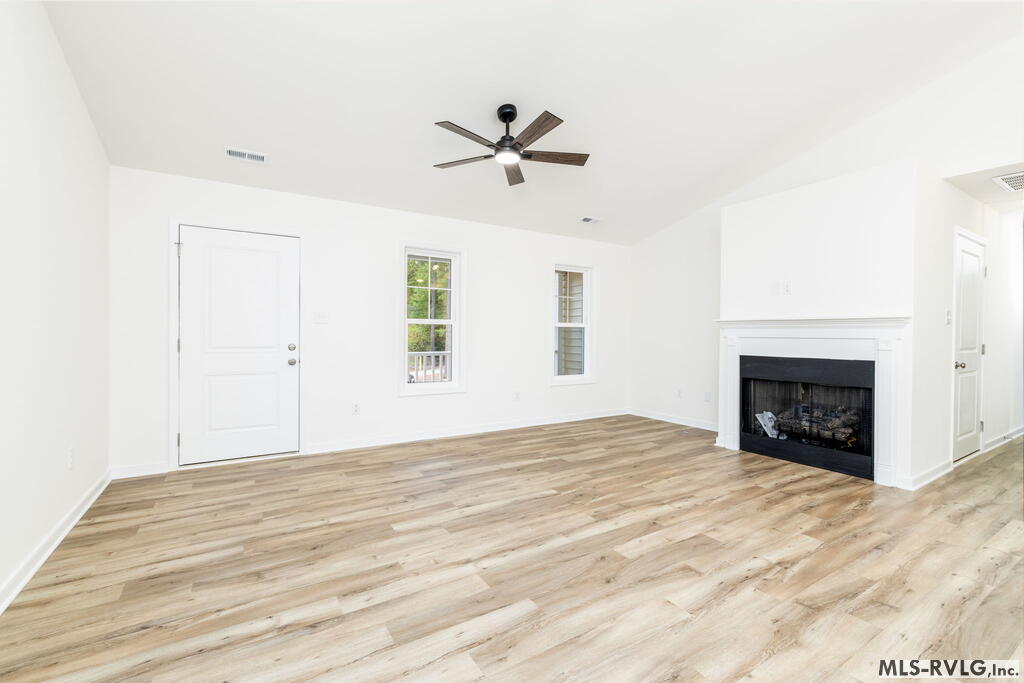 Interior Similar but not exact, Similar interior from recent build and color scheme is almost identical. - 49 Oakwood Ct., Bracey VA 23919