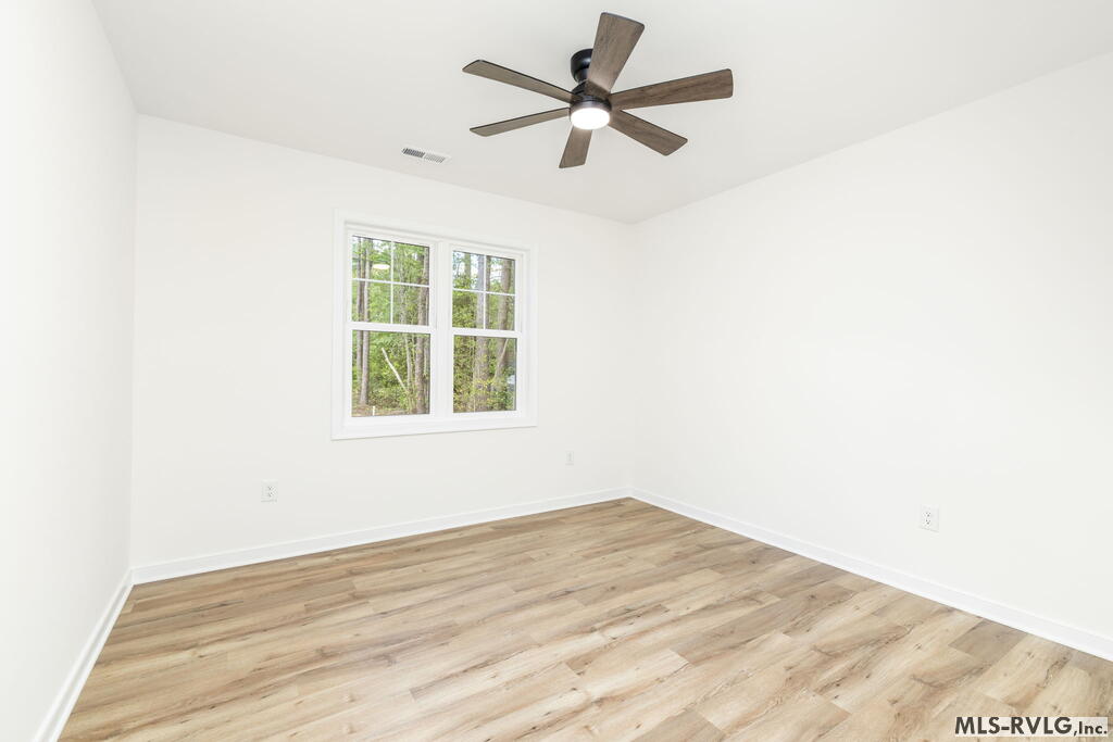 Interior Similar but not exact, Similar interior from recent build and color scheme is almost identical. - 49 Oakwood Ct., Bracey VA 23919