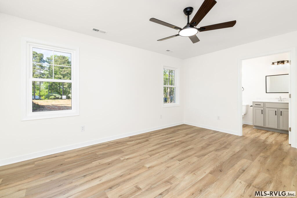Interior Similar but not exact, Similar interior from recent build and color scheme is almost identical. - 49 Oakwood Ct., Bracey VA 23919
