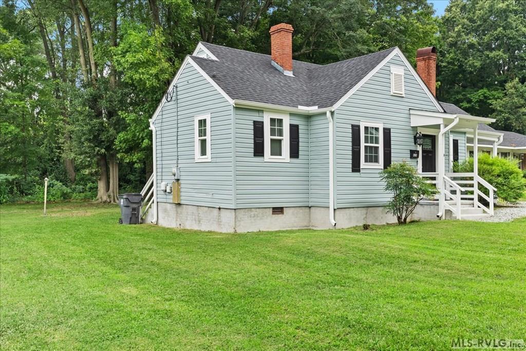 Residential/Vacation at 426 Mitchell Street, Henderson NC 27536, photo 2 of 26