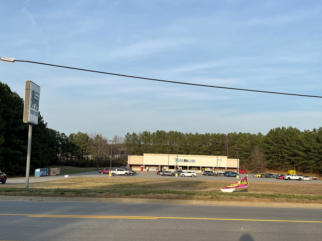Road frontage - Vacant Lot, This parcel includes this cleared commercial tract in front of the existing Food Lion building and a second parcel behind the former drug store to the right of Food Lion - 0 Highway 47, South Hill VA 23970