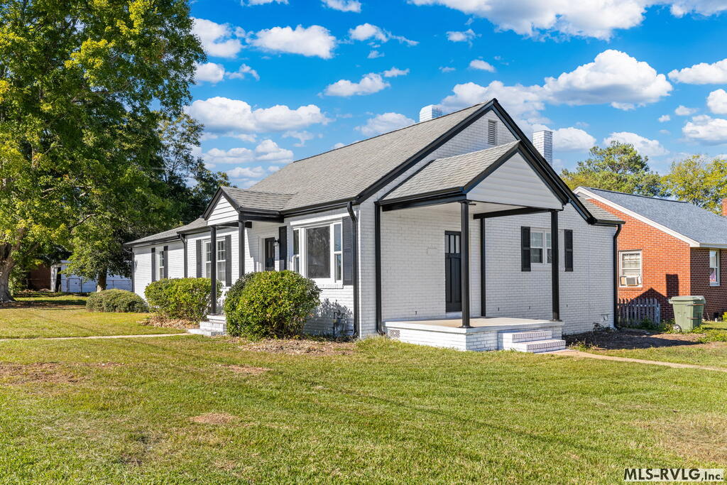 Residential/Vacation at 1037 Charlotte St, Roanoke Rapids NC 27870, photo 10 of 32