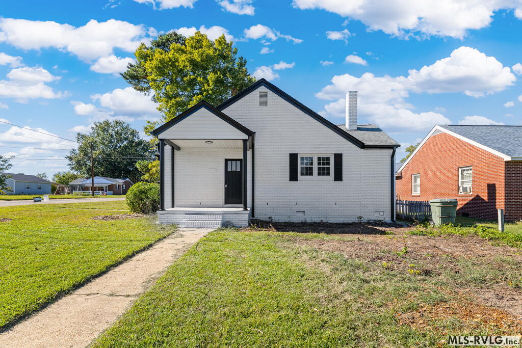 Residential/Vacation at 1037 Charlotte St, Roanoke Rapids NC 27870, photo 12 of 32