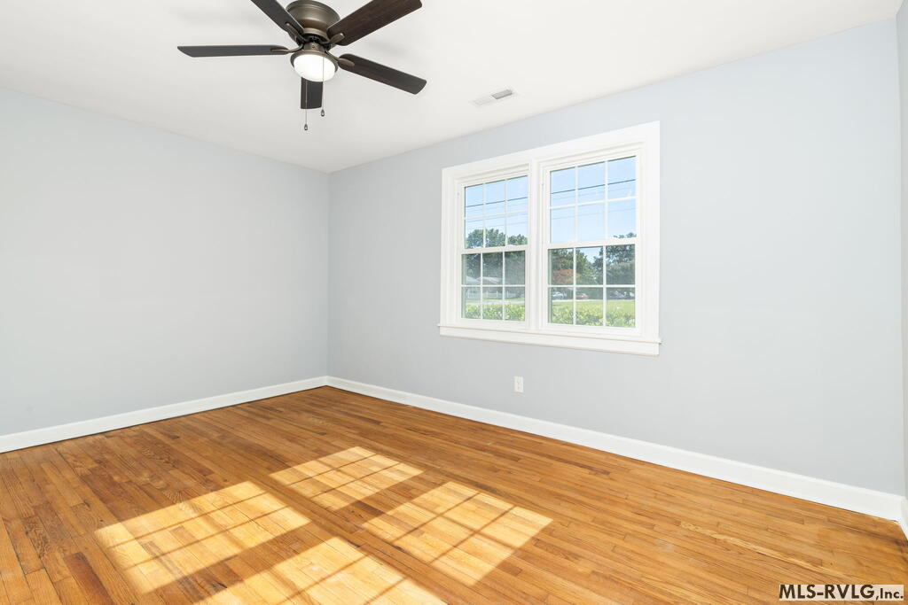 Residential/Vacation at 1037 Charlotte St, Roanoke Rapids NC 27870, photo 18 of 32