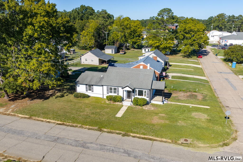 Residential/Vacation at 1037 Charlotte St, Roanoke Rapids NC 27870, photo 2 of 32