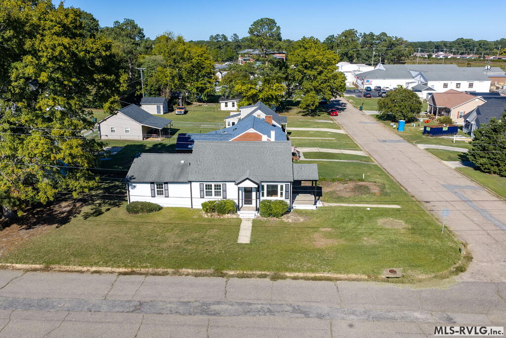 Residential/Vacation at 1037 Charlotte St, Roanoke Rapids NC 27870, photo 3 of 32