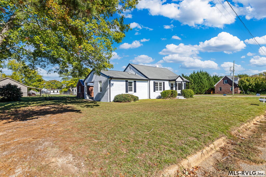 Residential/Vacation at 1037 Charlotte St, Roanoke Rapids NC 27870, photo 9 of 32