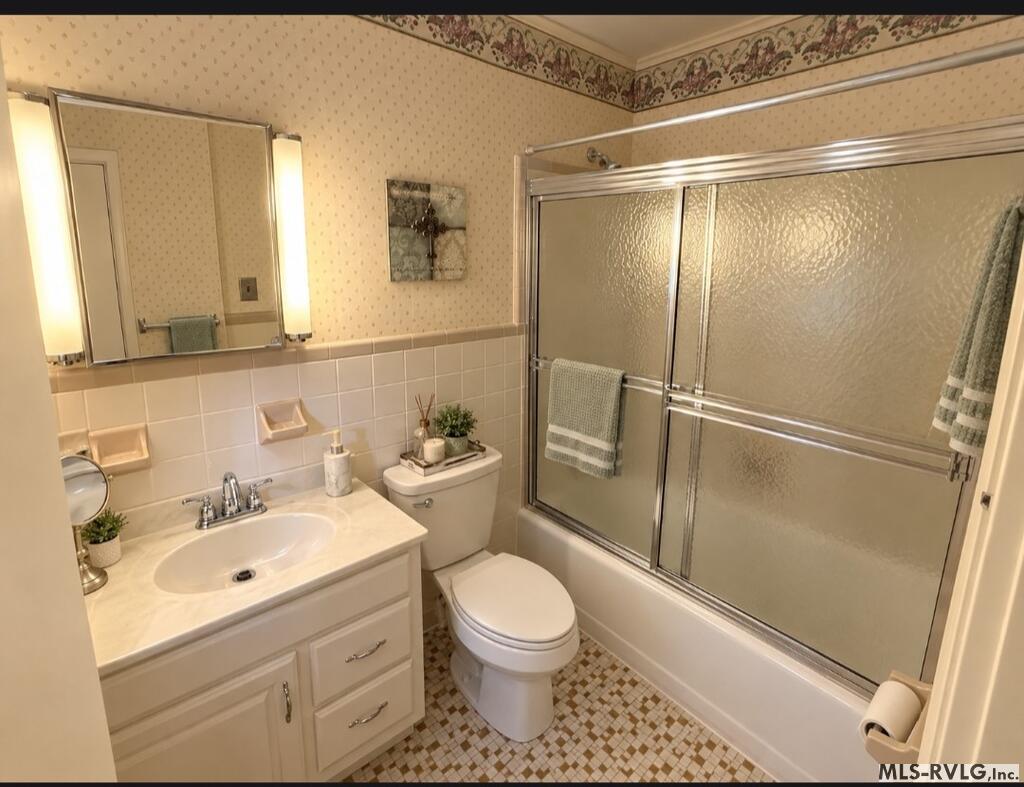Residential/Vacation at 228 Charlotte St, Roanoke Rapids NC 27870, photo 11 of 15
