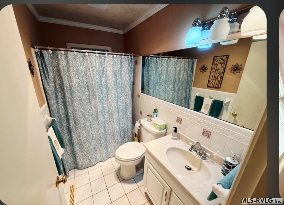 Residential/Vacation at 228 Charlotte St, Roanoke Rapids NC 27870, photo 12 of 15
