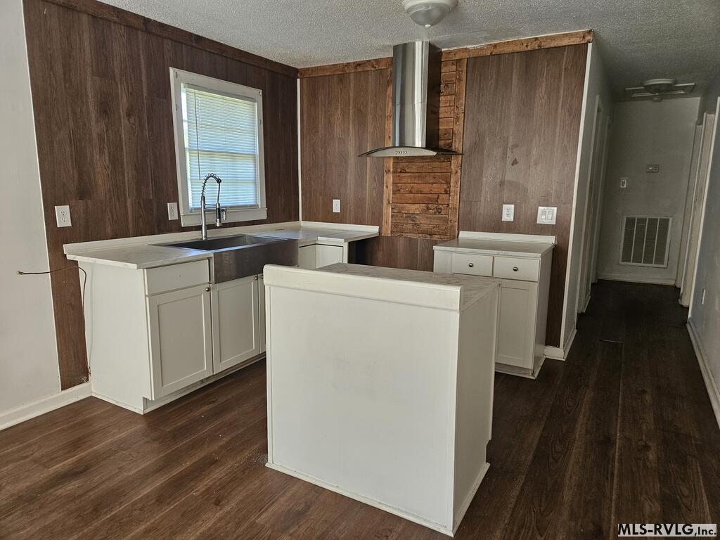 Kitchen Island - 209 Wheeler St, Roanoke Rapids NC 27870