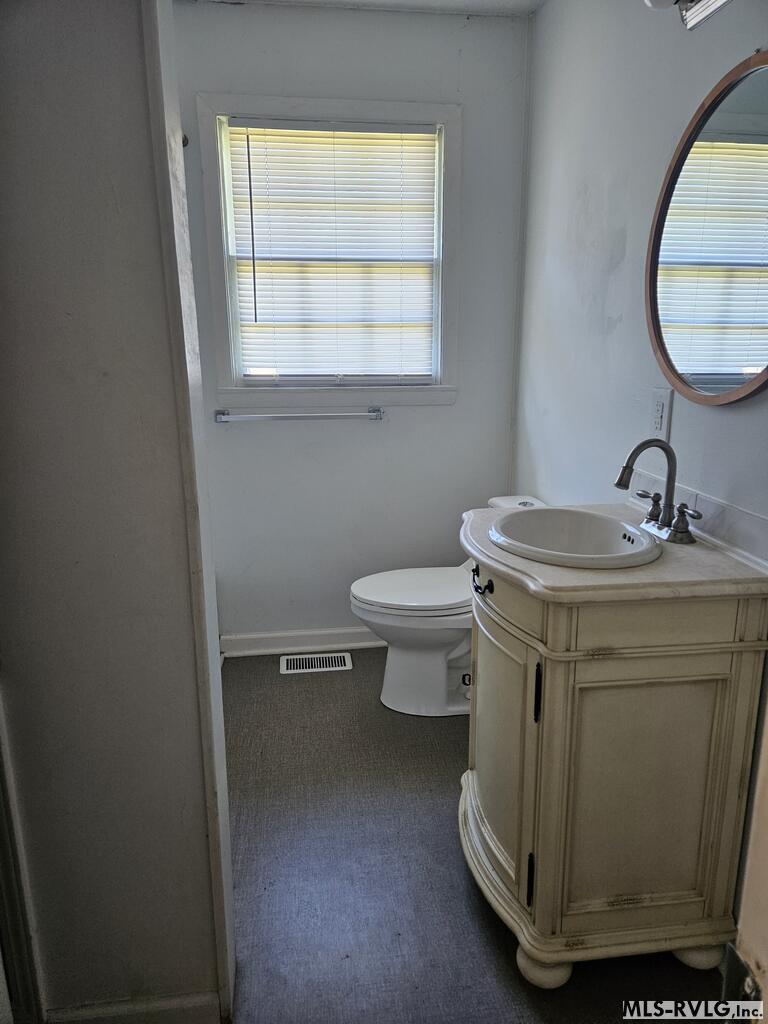 Hall Bathroom - 209 Wheeler St, Roanoke Rapids NC 27870